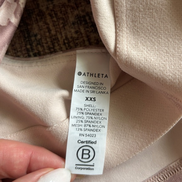 Athleta Conscious Crop in Rose Size XXS - Picture 6 of 9